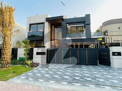بحریہ ٹاؤن گلبہار بلاک بحریہ ٹاؤن سیکٹر سی,بحریہ ٹاؤن,لاہور میں 5 کمروں کا 1 کنال مکان 8.0 کروڑ میں برائے فروخت۔