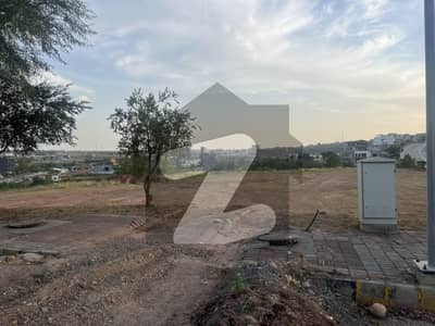 8 Marla Commercial Plot Available On Avenue 6, DHA Phase 3
