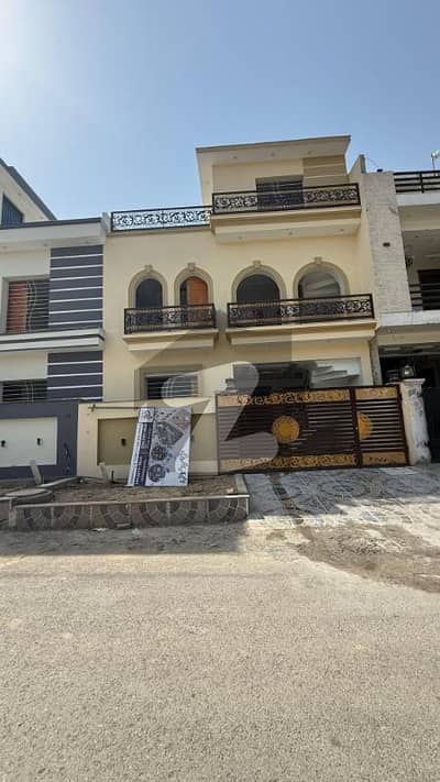 فیصل مارگلہ سٹی بی ۔ 17,اسلام آباد میں 4 کمروں کا 5 مرلہ مکان 2.35 کروڑ میں برائے فروخت۔