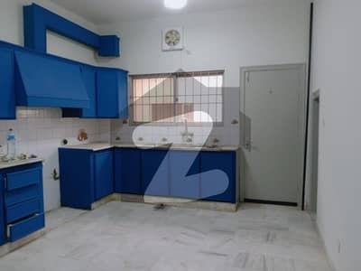 ایف ۔ 11 اسلام آباد میں 6 کمروں کا 1 کنال مکان 16.0 کروڑ میں برائے فروخت۔