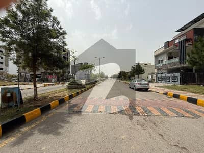 ایف ۔ 17 اسلام آباد میں 1 کنال رہائشی پلاٹ 1.32 کروڑ میں برائے فروخت۔